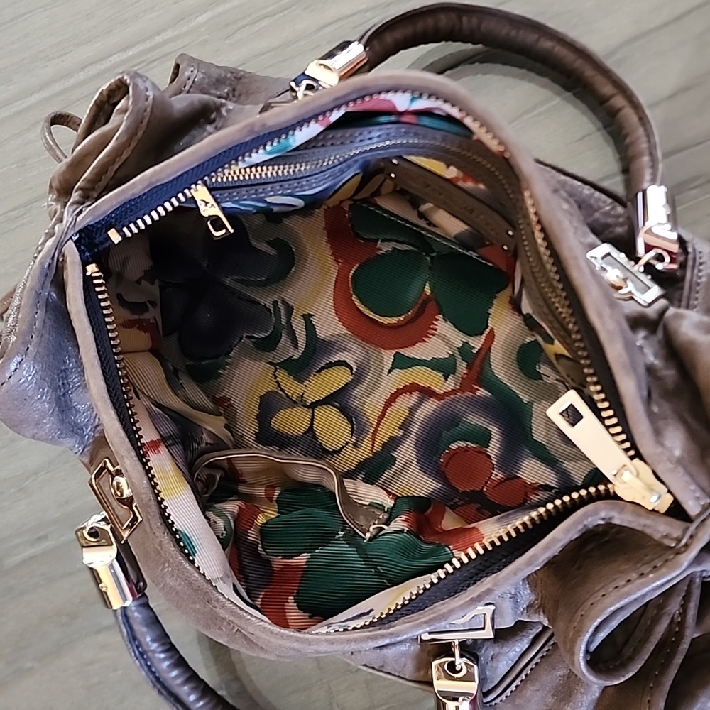 Tre Vero Top Handle Hand Bag - image 4